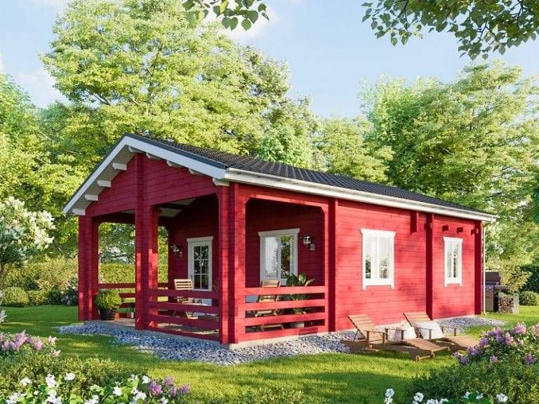 Rotes Blockhaus Berlin mit Terrasse im Grünen. Holzhaus mit Gartenmöbeln und Blumen. Ferienhaus oder Gartenhaus.