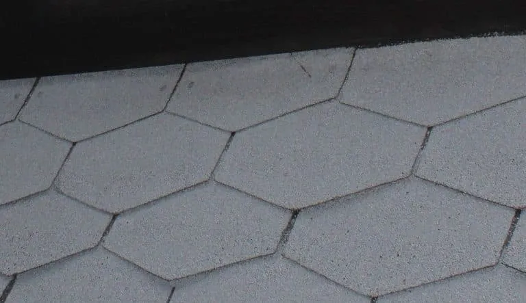 Protect your log cabin with bitumen shingles - road surface